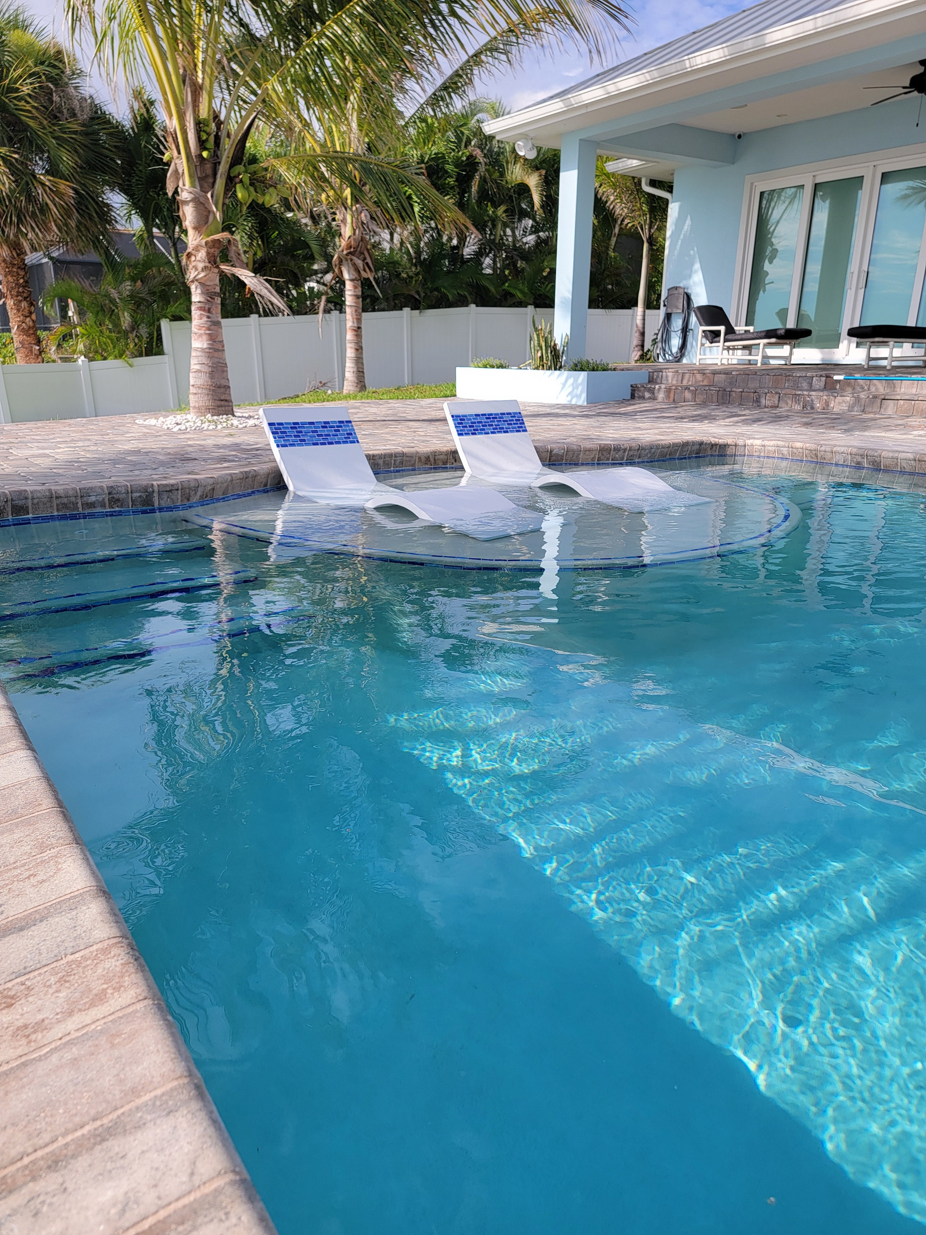 White Sun Shelf Lounger with Headrest Glass Tile Inlay