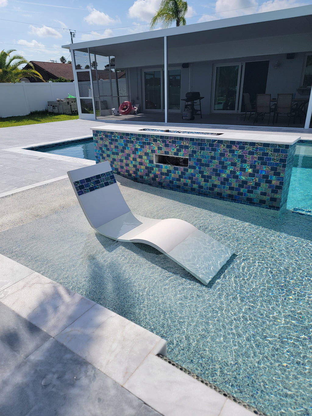 White Sun Shelf Lounger with Headrest Glass Tile Inlay