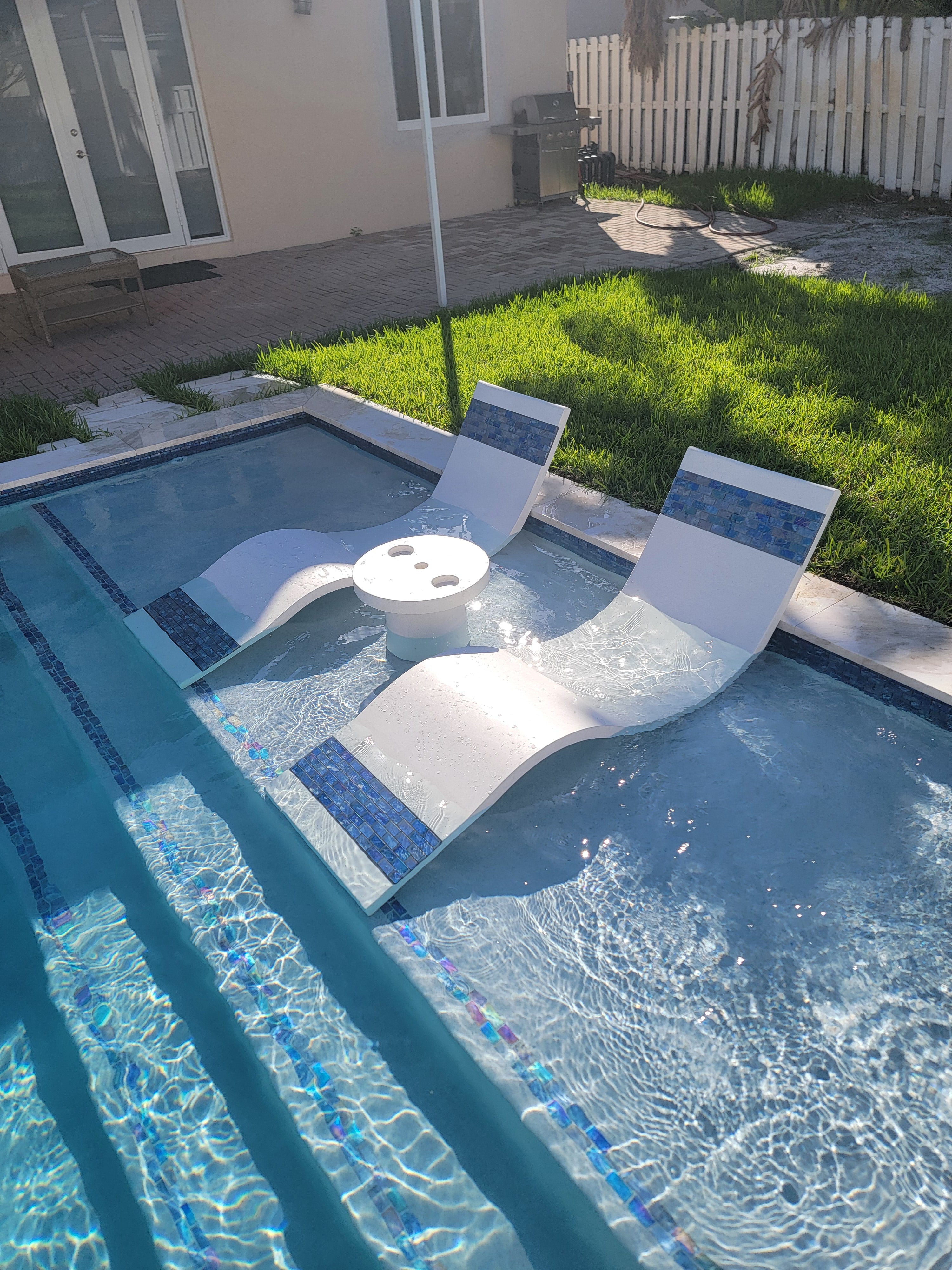 Sun Shelf Lounger with Headrest and Footrest Glass Tile Inlay
