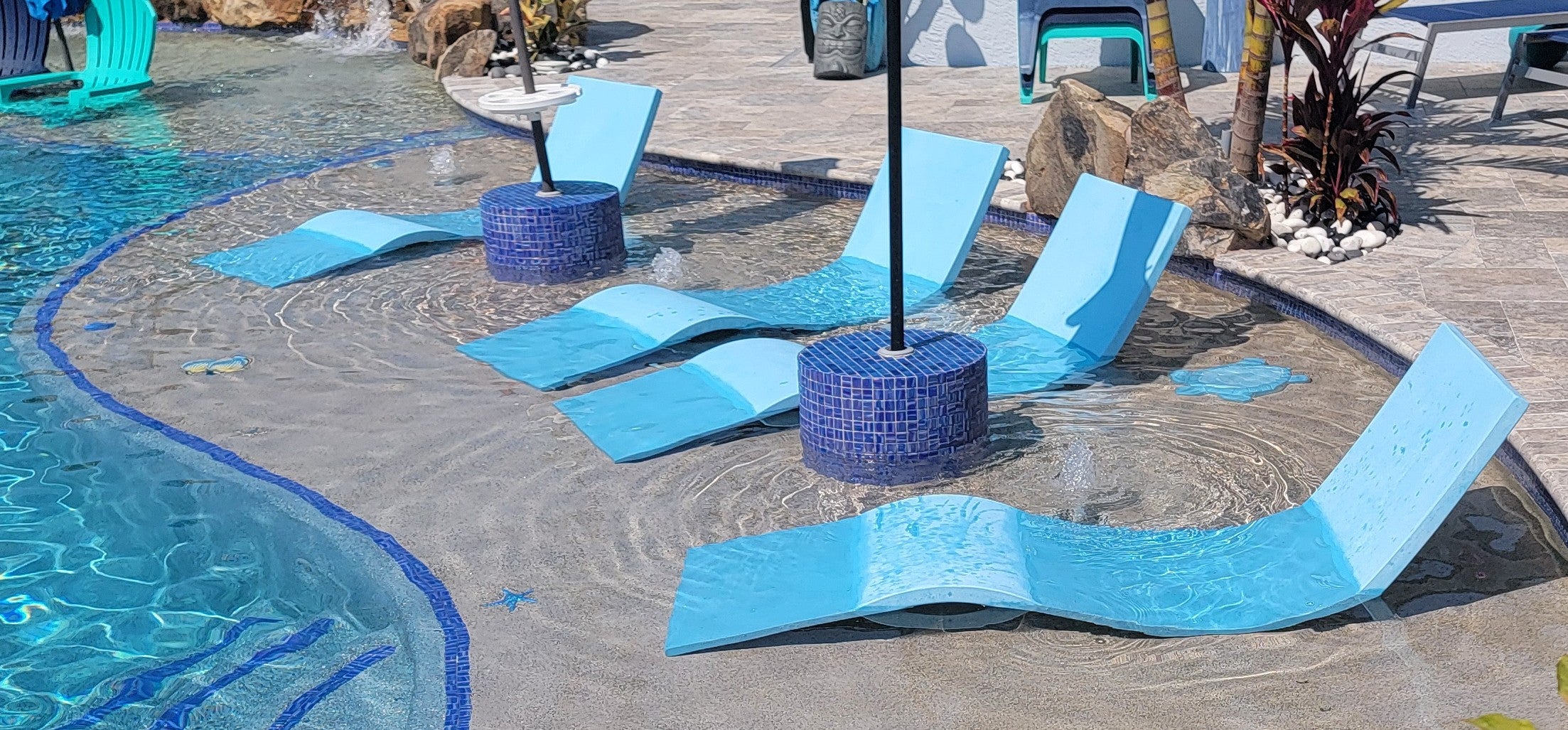 Luxury Bahamas Blue Sun Shelf Lounger