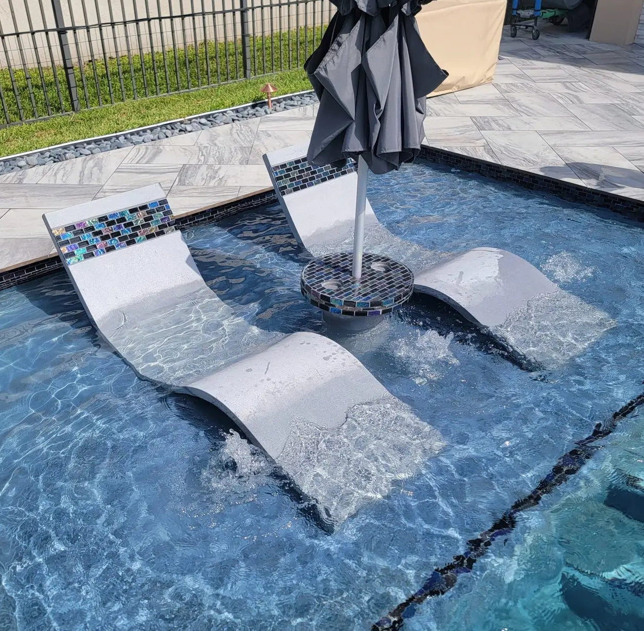 Gray Sun Shelf Lounger With Glass Tile image 2