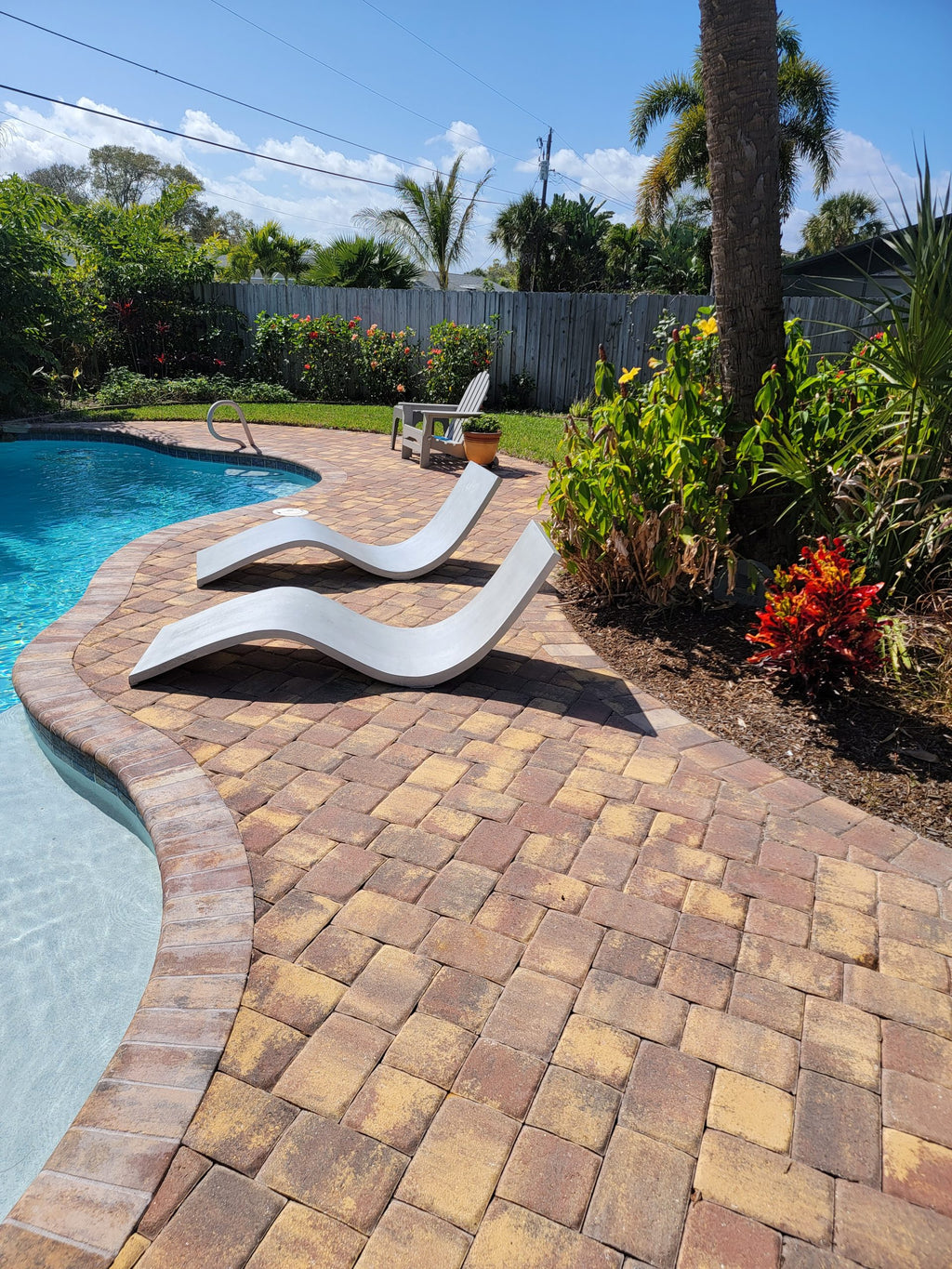 Gray Sun Shelf Lounger image 2